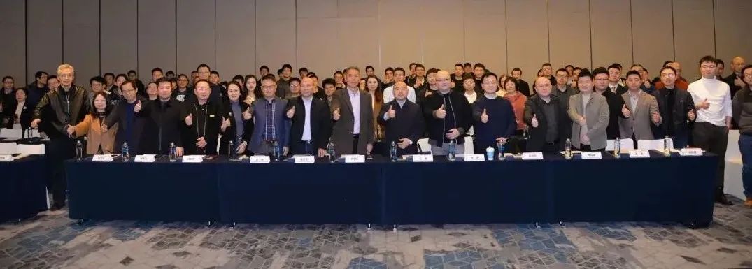 澳门挂牌记录亮相川渝两地建筑光伏及储能系统设计关键技术交流会，发表《构建光储直柔本质安全储能系统》主题演讲